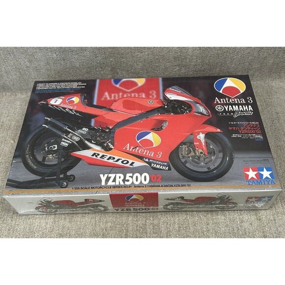 Tamiya 1:12 Scale Antena 3 Yamaha D'Antin YZR500 2002 Model